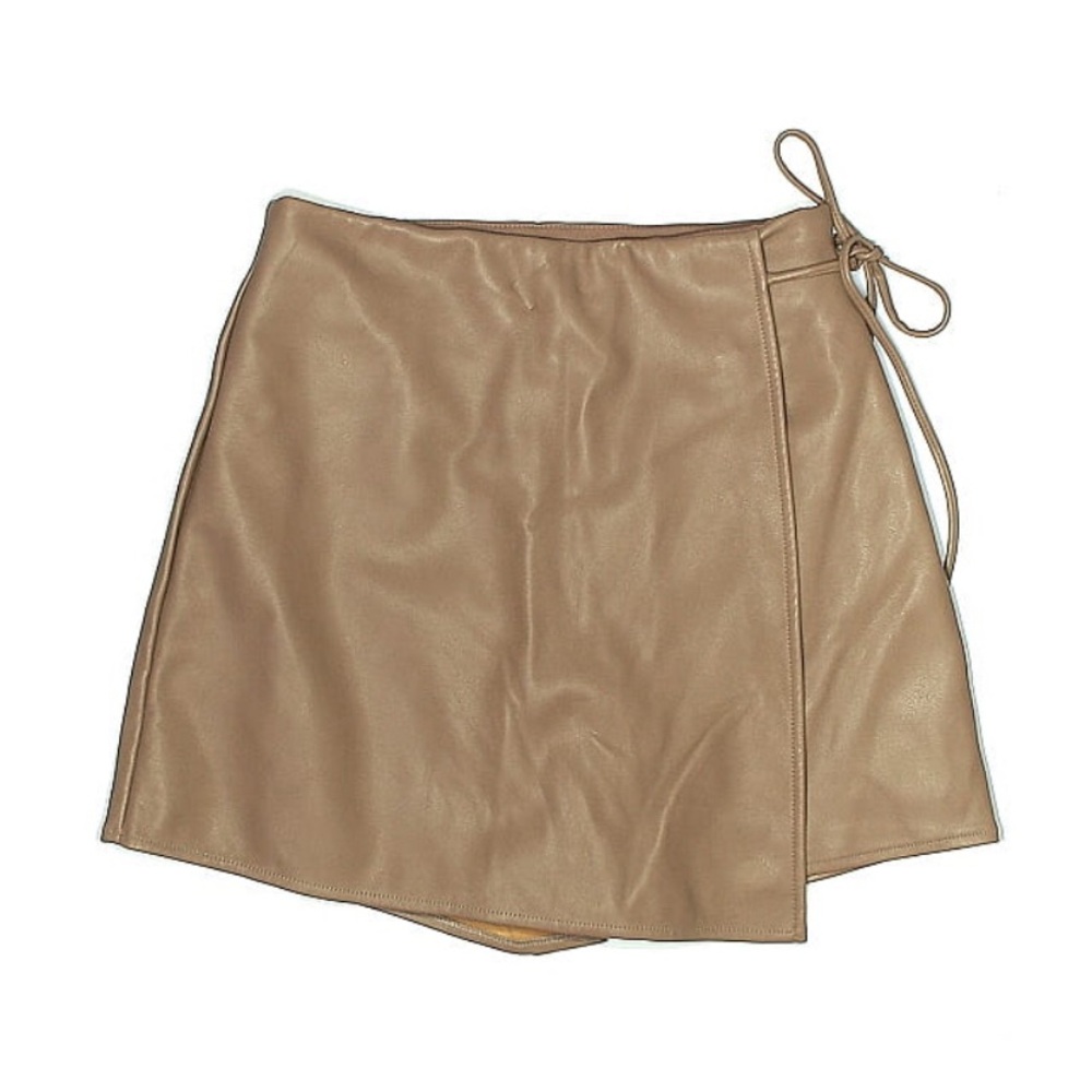Aritzia Love, Bonito Faux Leather Skirt (Skort)